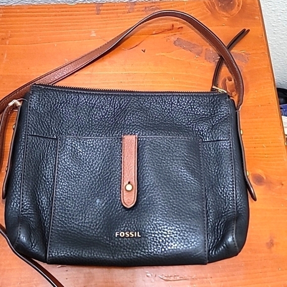 Fossil Handbags - Fossil Crossbody Bag Womens Small Black Brown Leather Pebbled Zip Top ZB7268